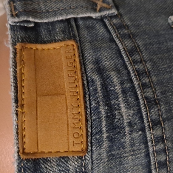 Tommy Hilfiger Low-Rise Flare Jeans Size 6 - Picture 6 of 9